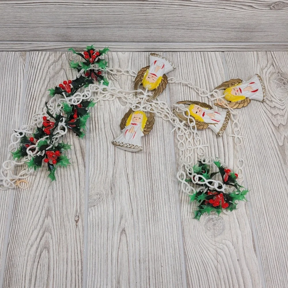 Christmas Blow Mold Angel Chain Garland Plastic Holly Berries 110‎ inch Vtg
